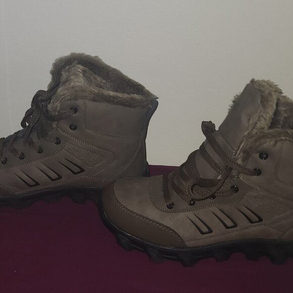 Men Sport Winter Boots Excellent Condition Faux Fur Lining Size 12/EU 45 - Picture 5 of 8